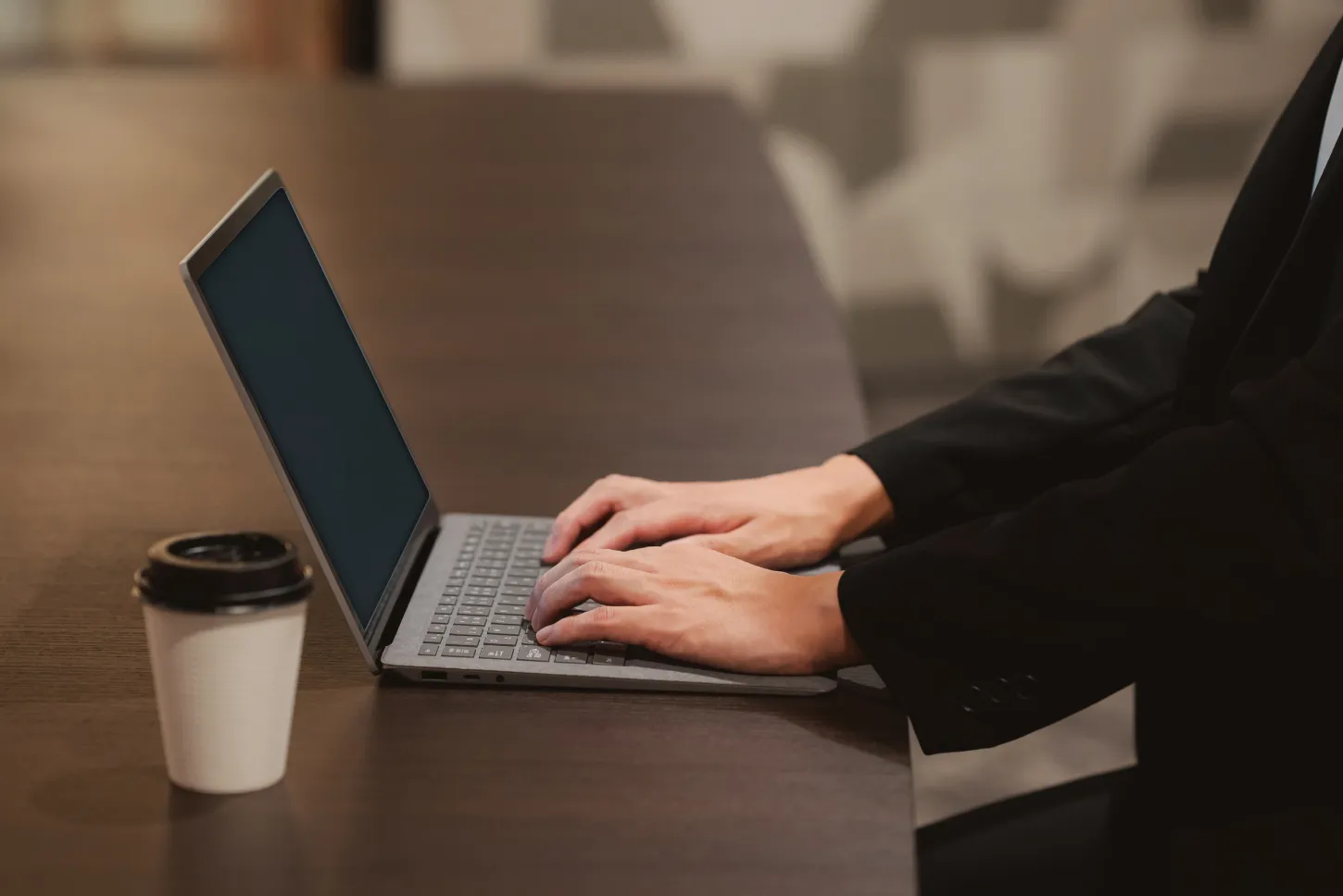 事業内容 不動産を、理論で動かす。